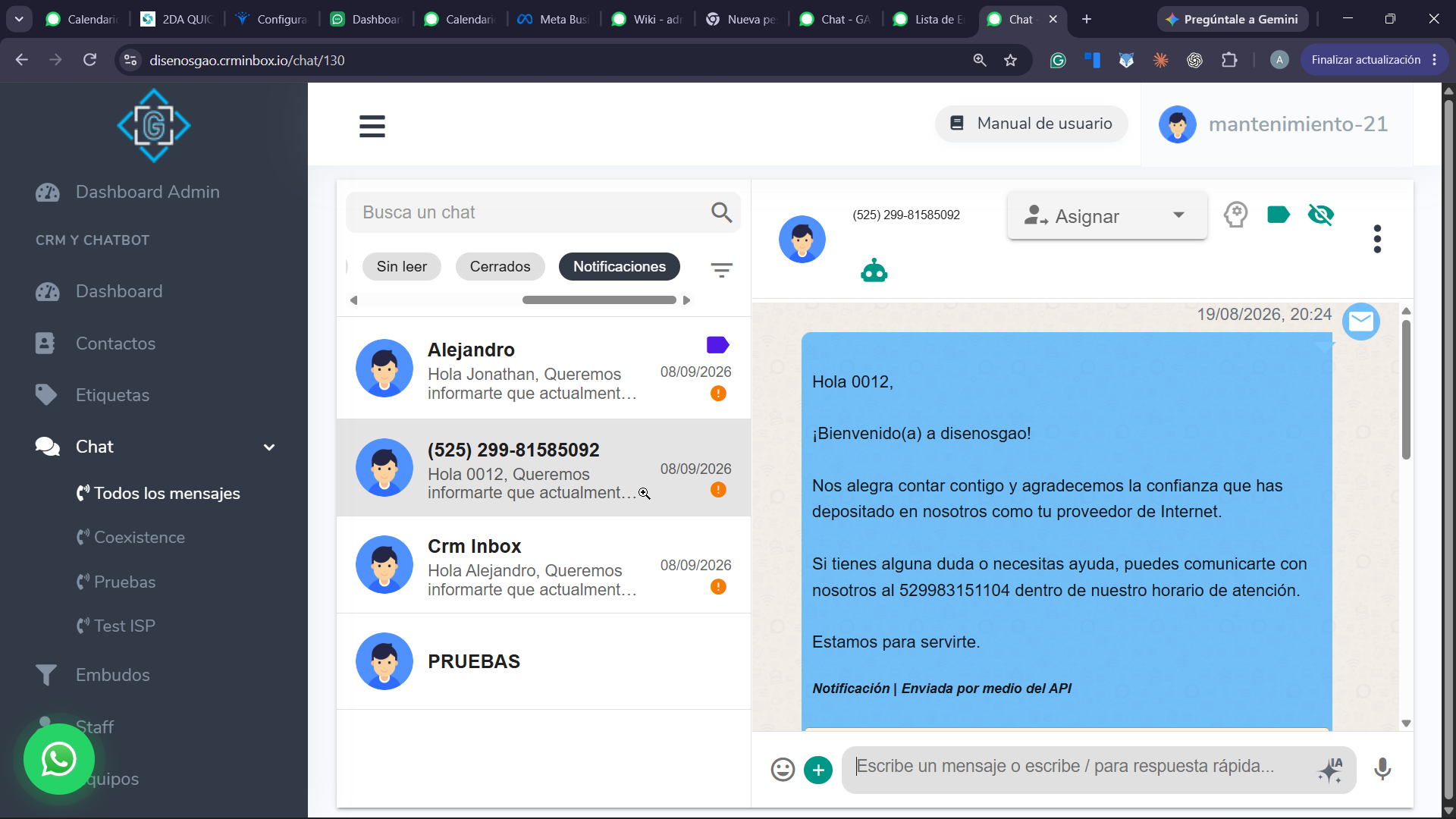 Chat de CRMInbox con la pestaña Notificaciones seleccionada y el aviso Enviada por medio del API